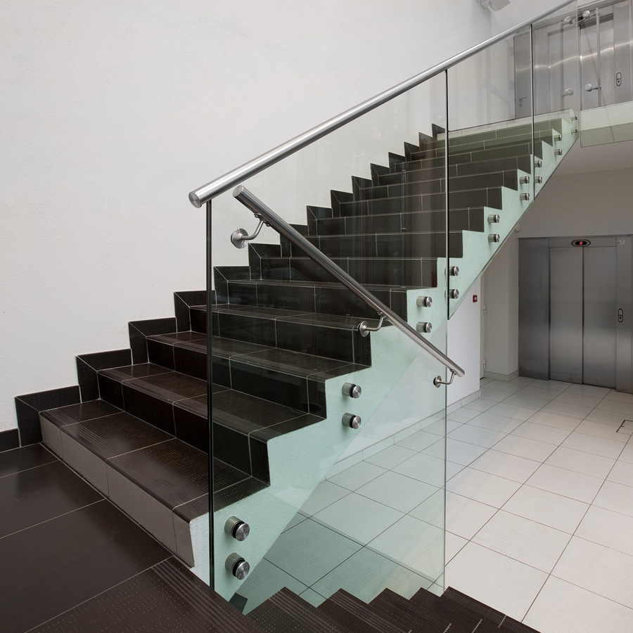 escalier_garde_corps_nez_de_dalle_entree_sadev
